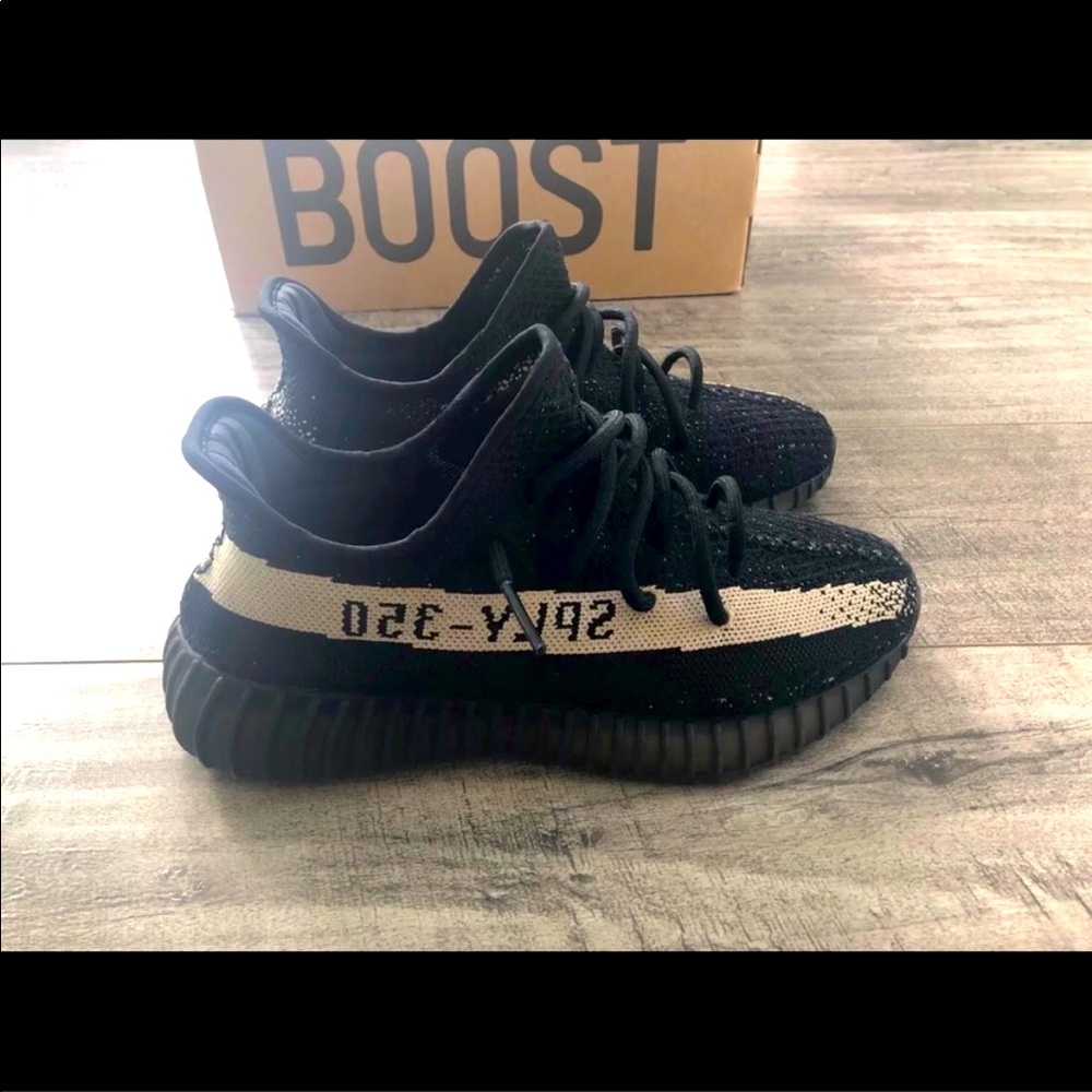 YEEZY BOOST 350 V2 'OREO